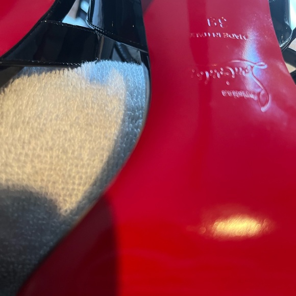 Christian Louboutin Mara-100 Black Patent Leather DBBLE T-Bar Heels EU39 BoxIncl - Picture 7 of 7